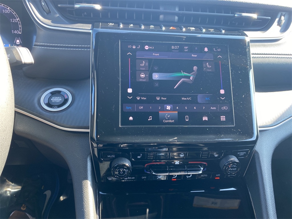 2023 Jeep Grand Cherokee Altitude photo 14