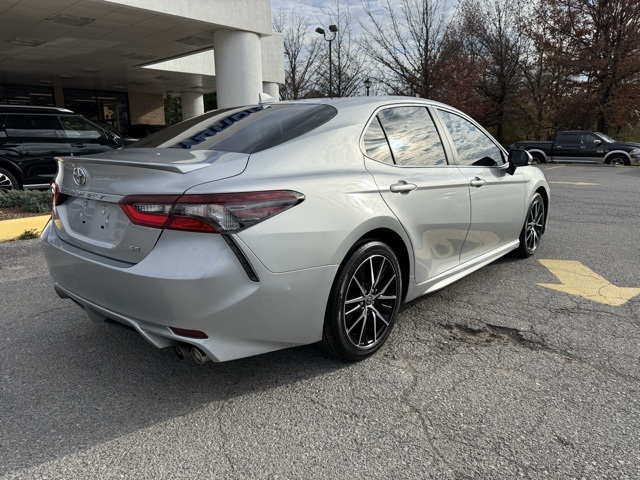 2021 Toyota Camry SE photo 3