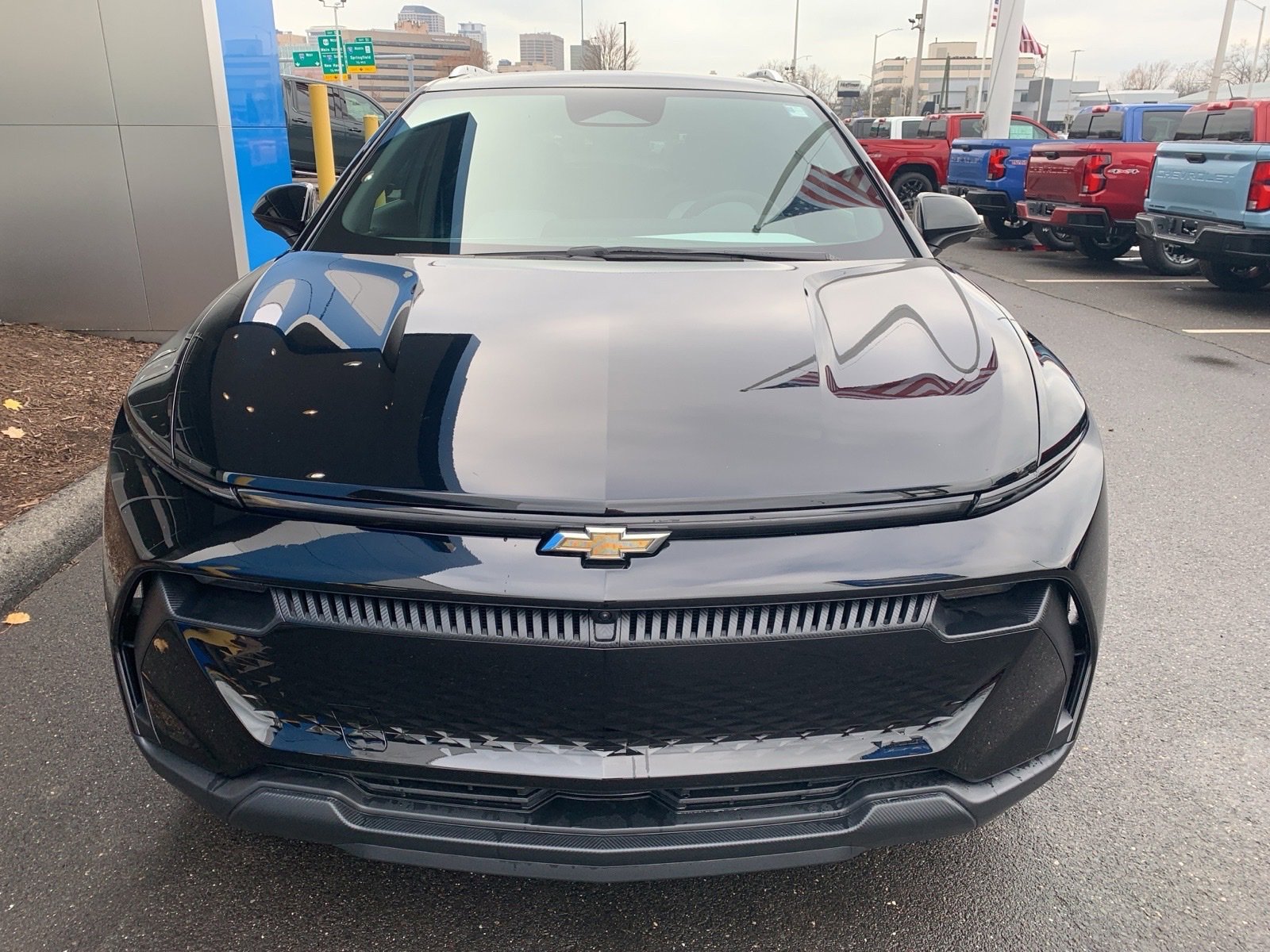 2026 Chevrolet Equinox EV LT photo 2