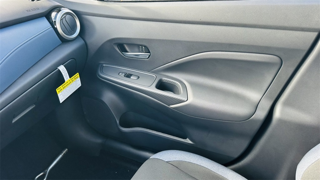 2025 Nissan Versa SV photo 23