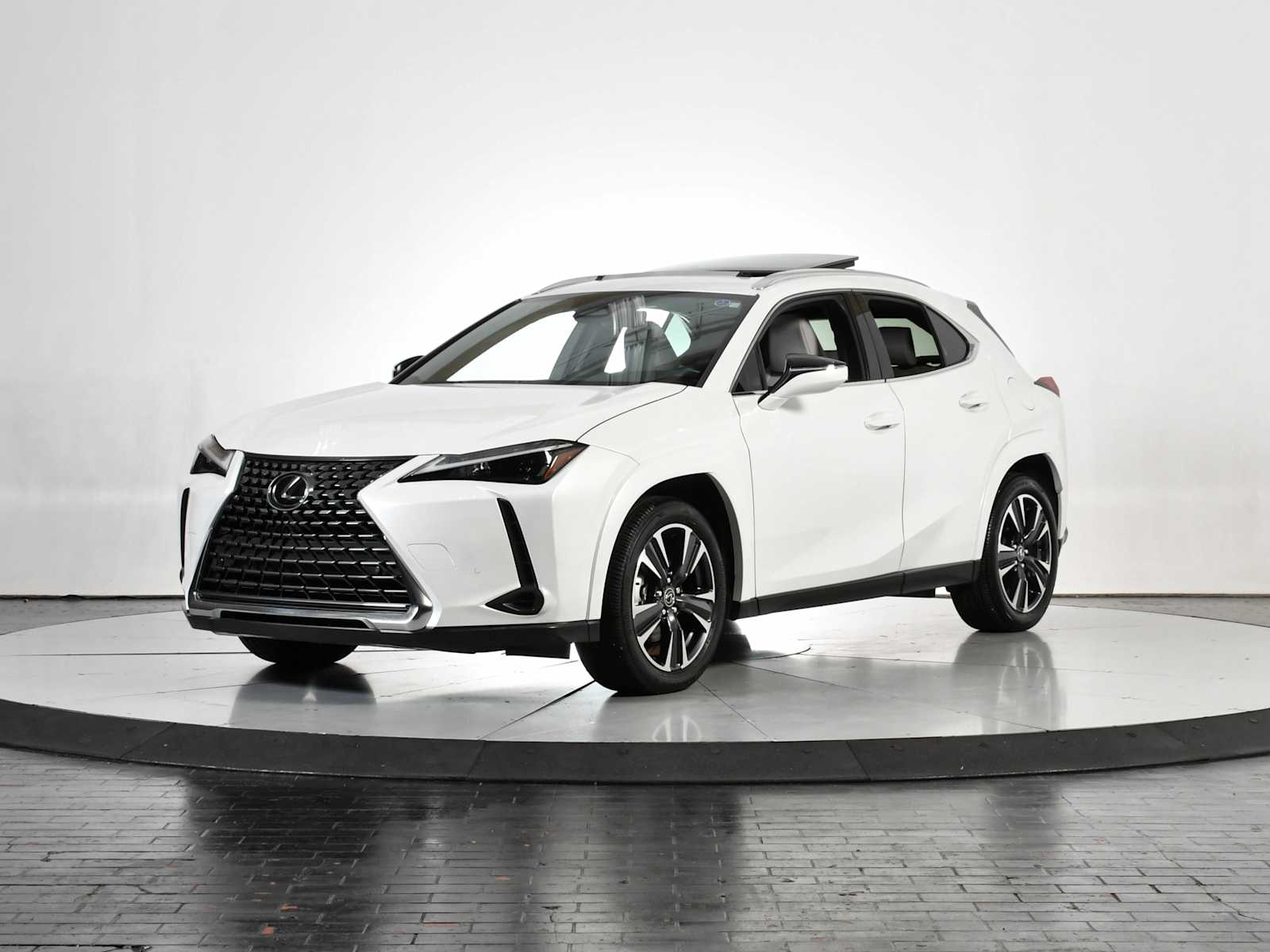 2025 Lexus UX Hybrid 300h Premium's photo