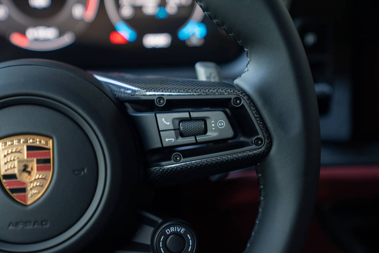 2025 Porsche Cayenne GTS photo 9