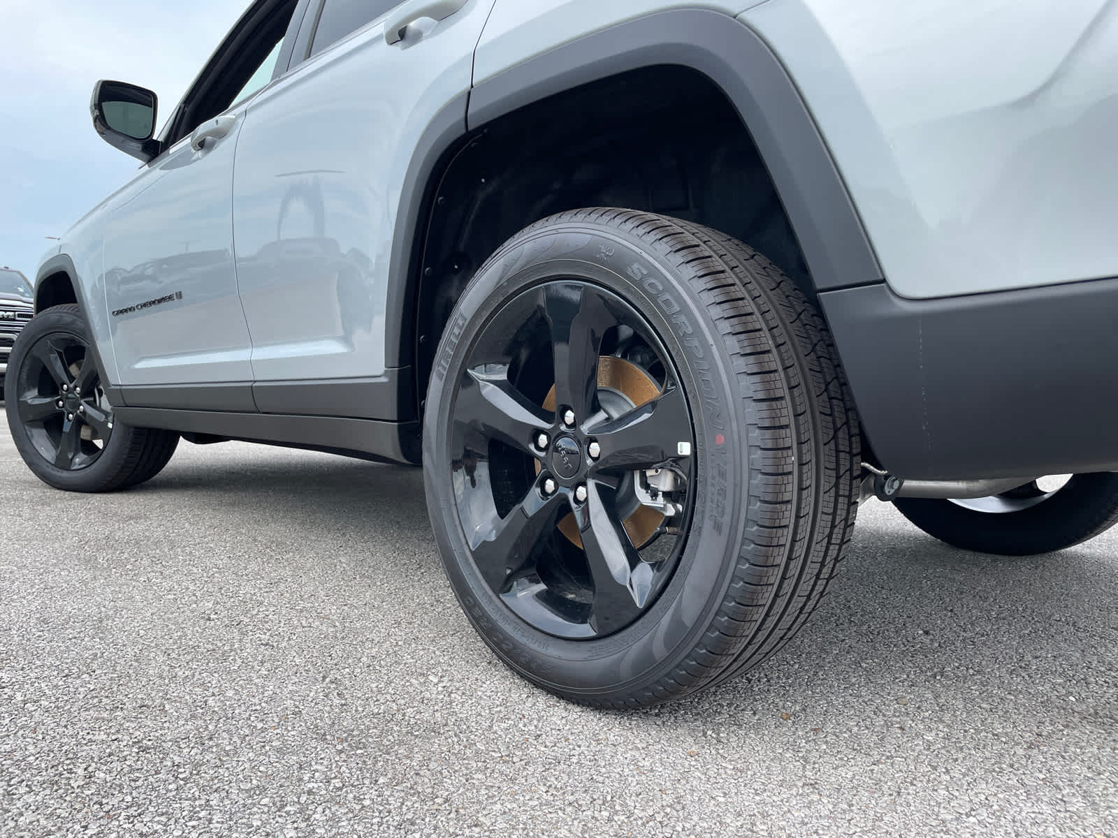 2025 Jeep Grand Cherokee Limited photo 6