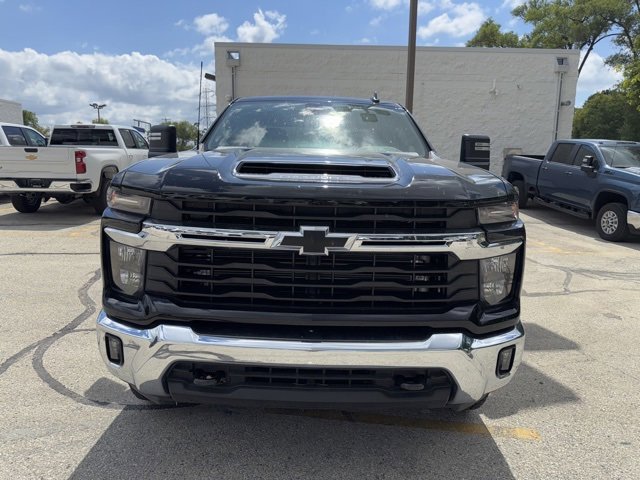 2025 Chevrolet Silverado 2500HD LT photo 4
