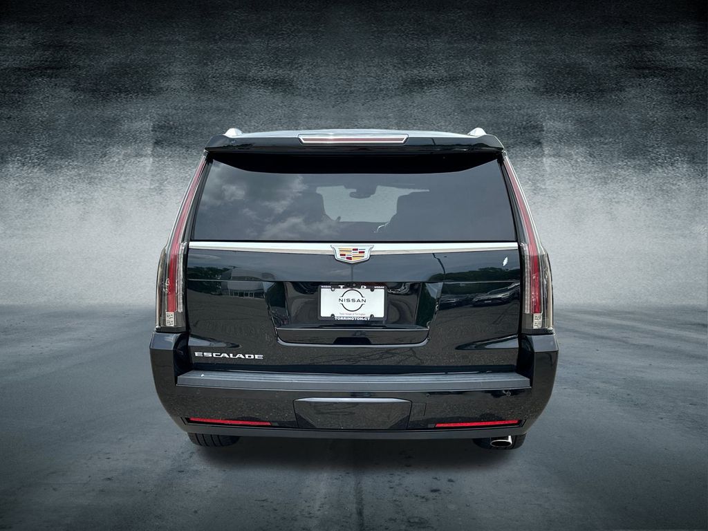 2019 Cadillac Escalade ESV Platinum photo 3