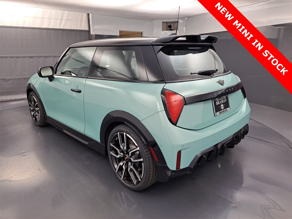 2026 Mini Cooper 2 Door Hardtop S Iconic photo 4