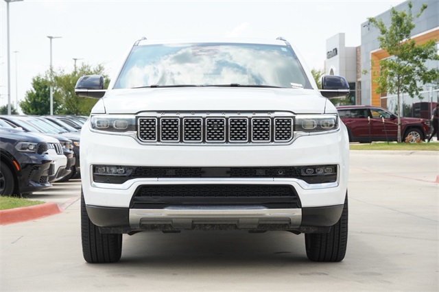 2023 Jeep Grand Wagoneer III photo 2