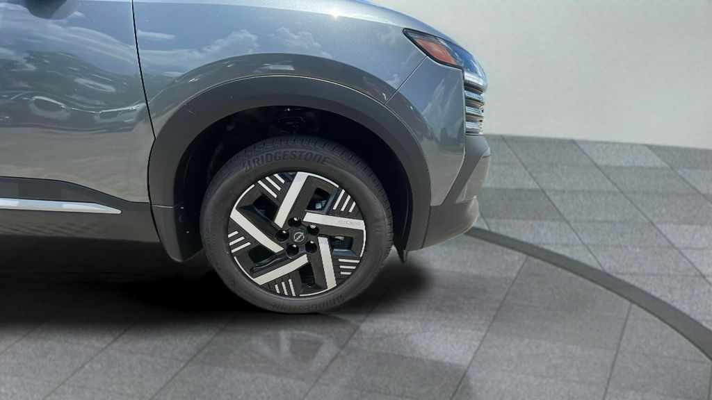 2025 Nissan Kicks SV photo 15