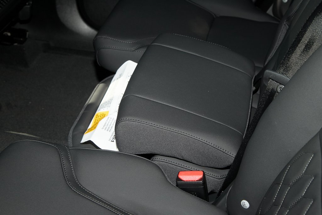 2026 VOLVO XC90 - Image 28