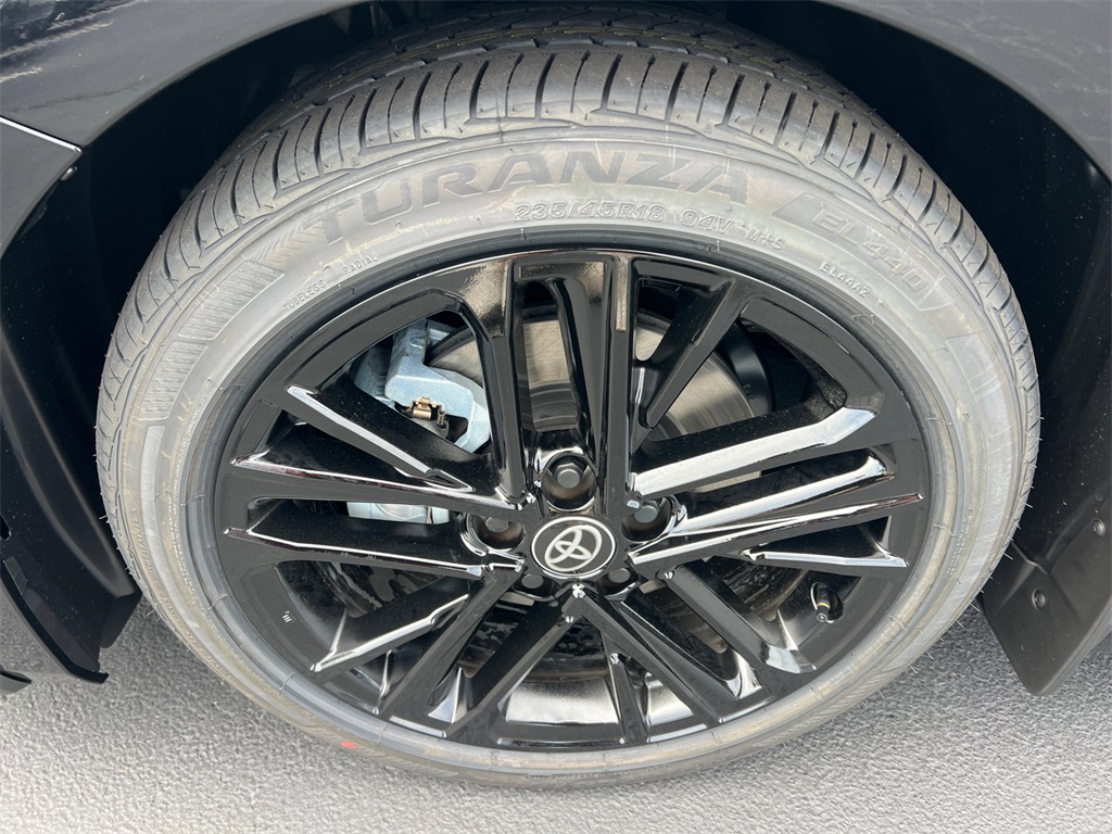 2025 Toyota Camry SE photo 11