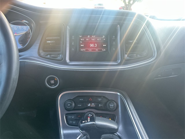 2017 Dodge Challenger SXT photo 19