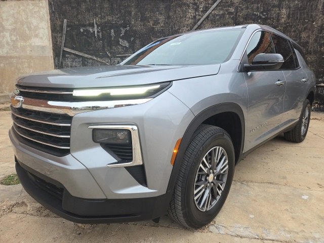 2025 Chevrolet Traverse LT's photo