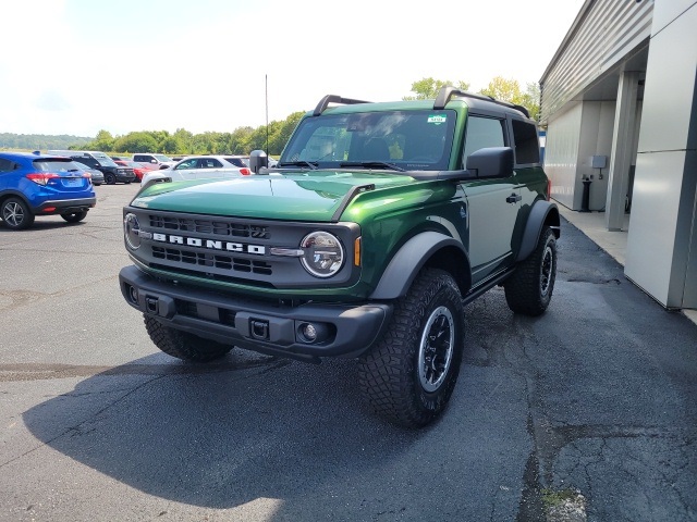 2024 Ford Bronco Black Diamond photo 3