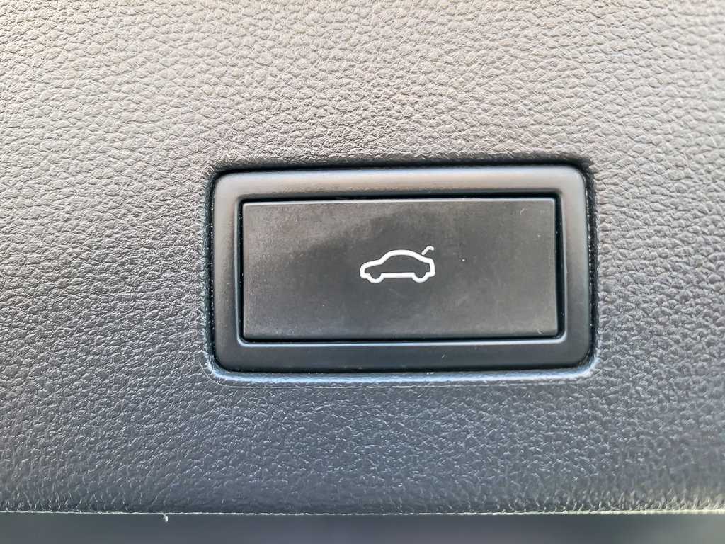 2022 VOLKSWAGEN ATLAS CROSS SPORT - Image 22