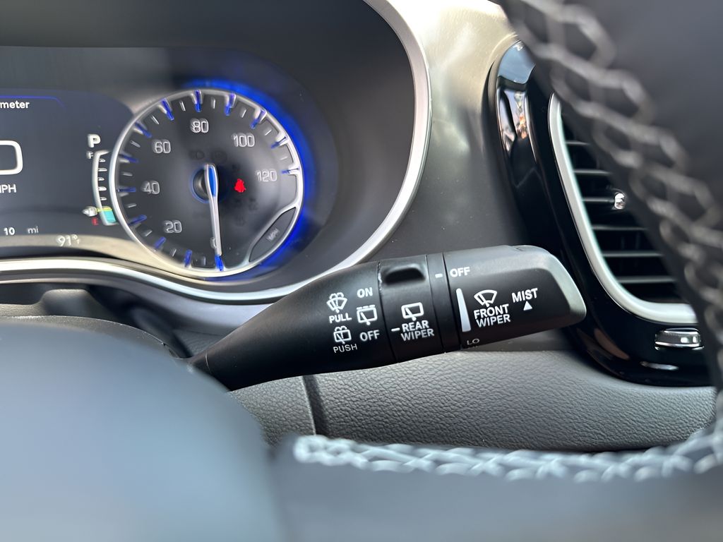 2026 Chrysler Voyager LX photo 31