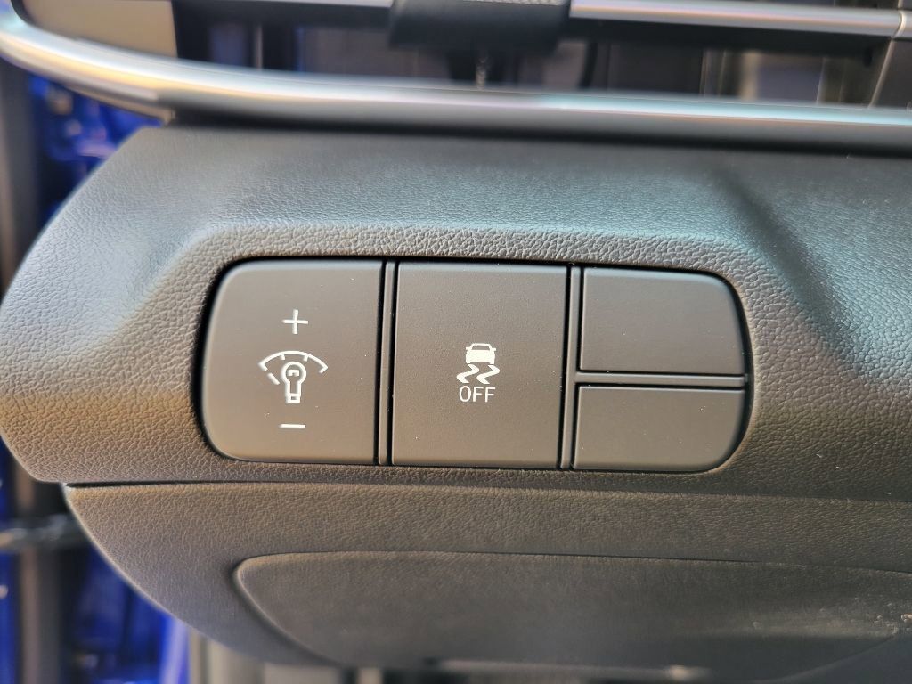 2024 Hyundai Elantra Limited photo 13