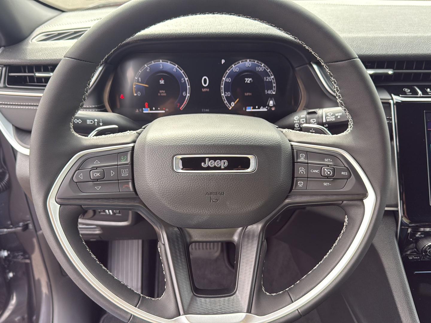 2025 Jeep Grand Cherokee Altitude photo 18