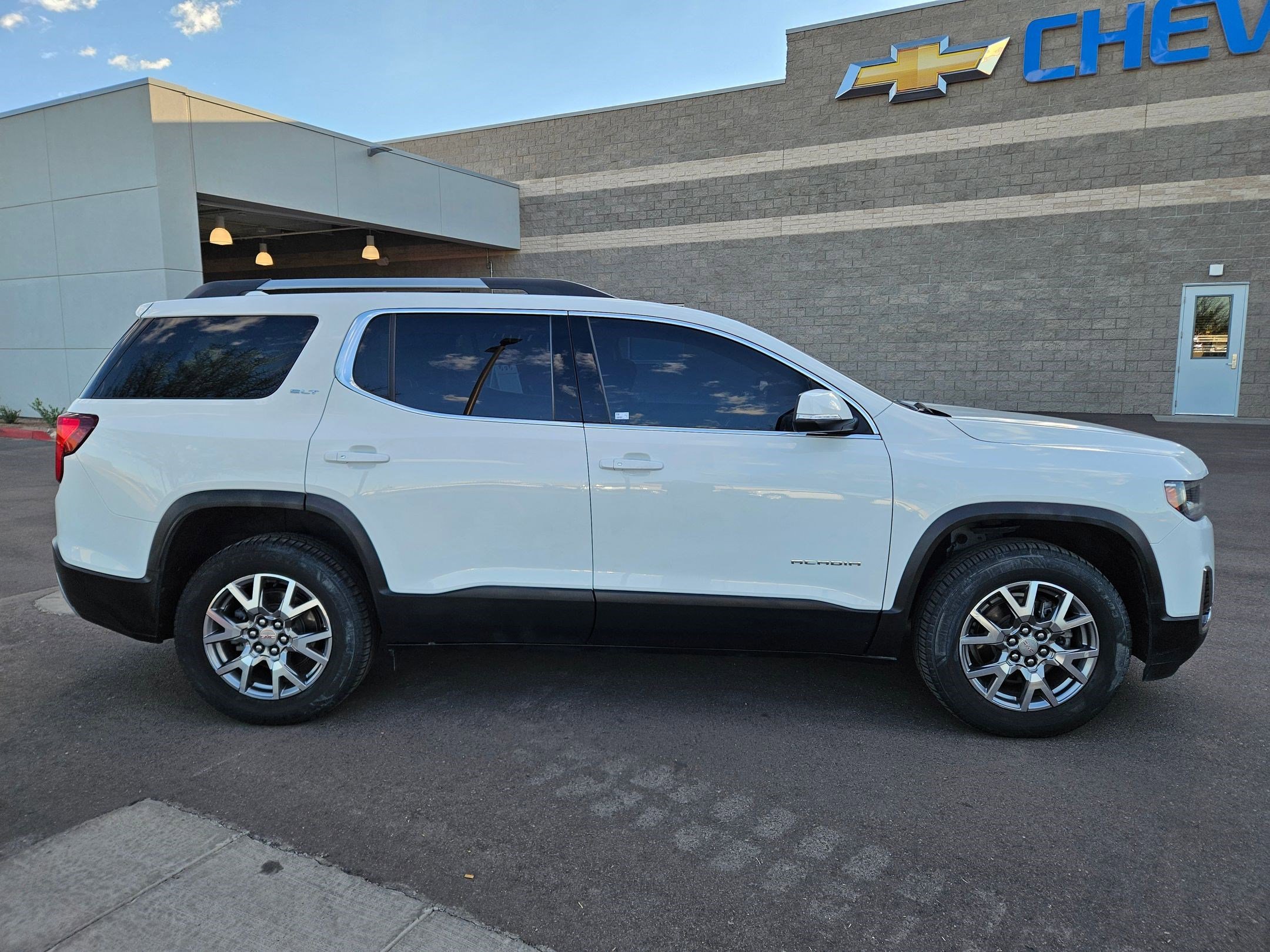 2021 Gmc Acadia SLT photo 3