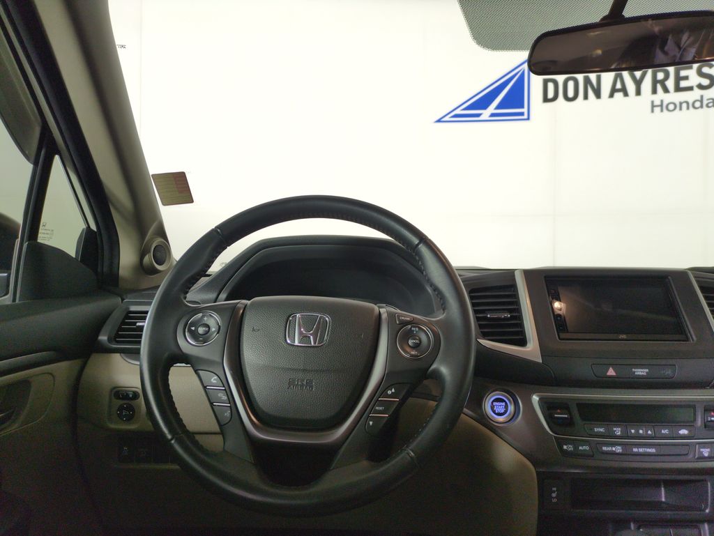 2019 Honda Ridgeline RTL photo 11