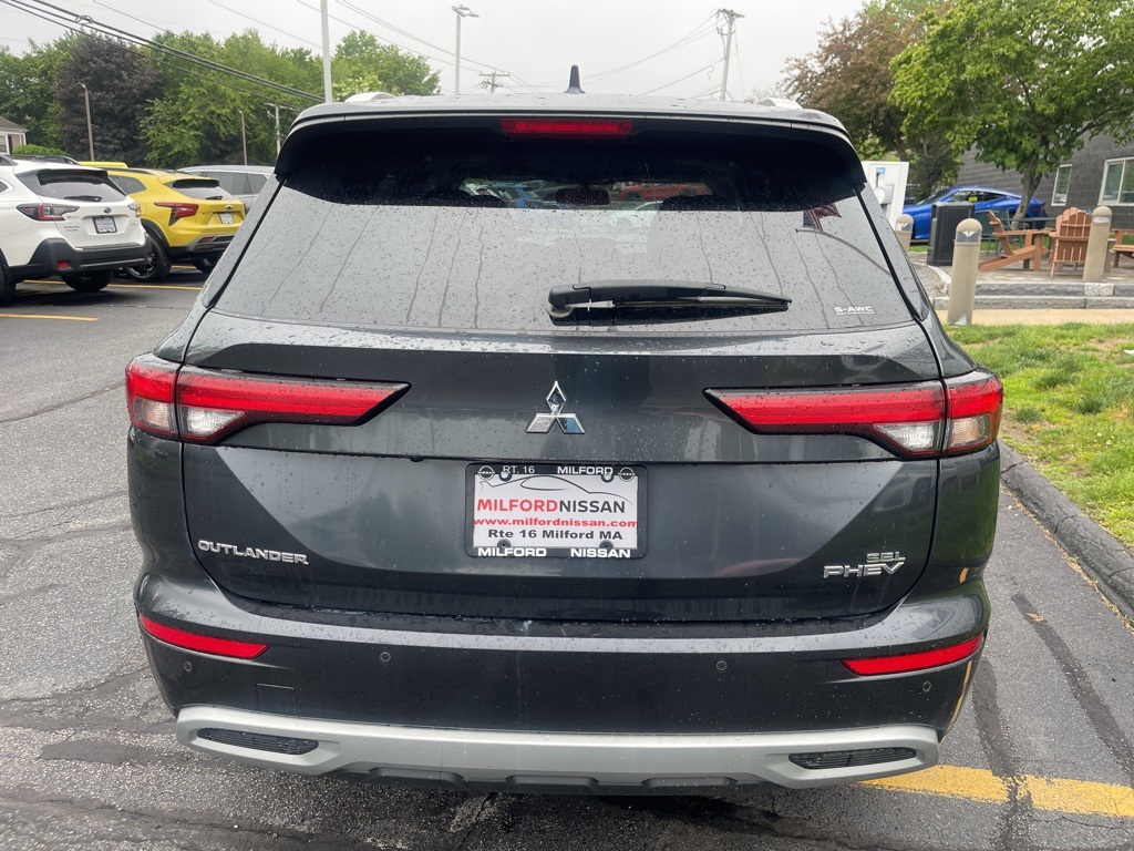 2024 Mitsubishi Outlander PHEV SEL photo 4