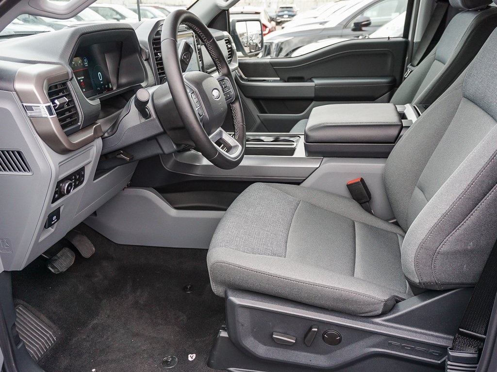 2025 Ford F-150 XLT photo 17