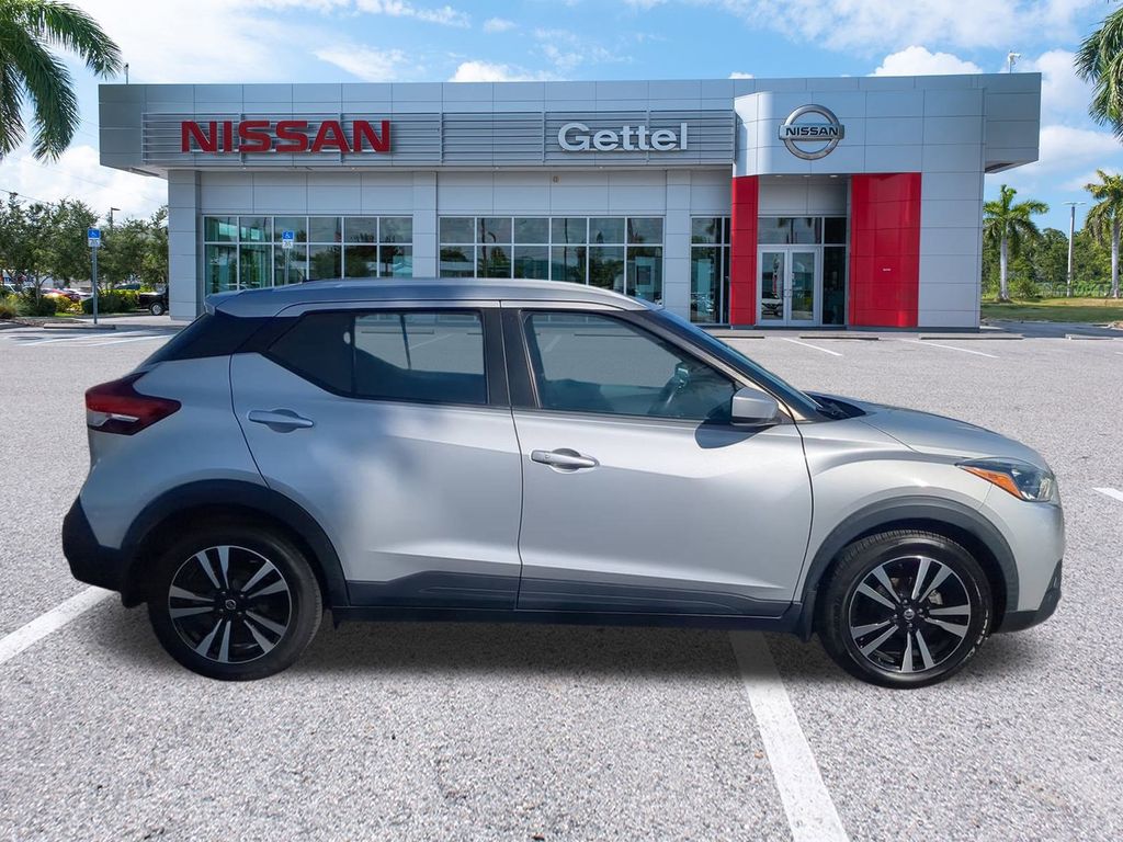 2020 Nissan Kicks SV photo 4