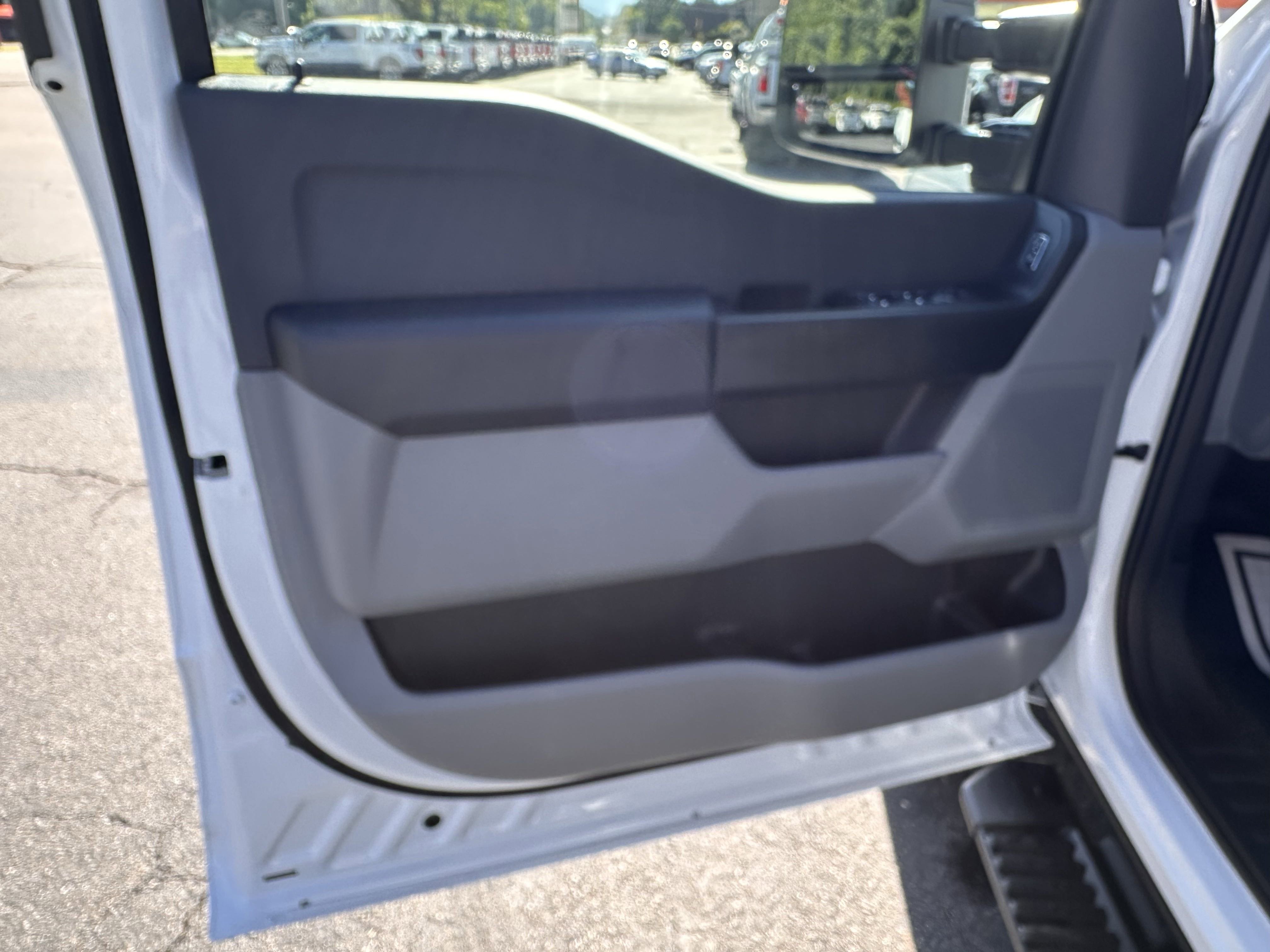 2025 Ford F-250 XL photo 3