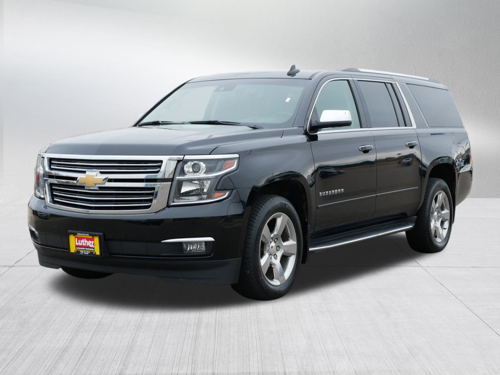 2019 Chevrolet Suburban Premier photo 3