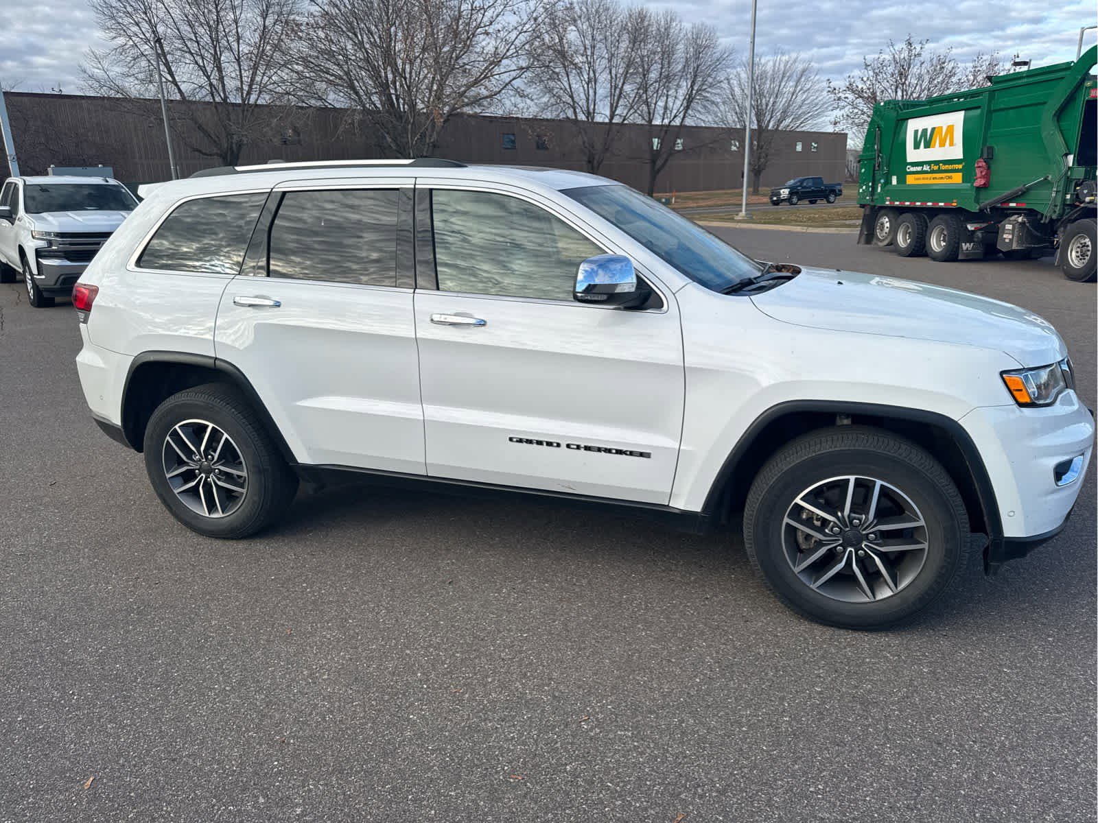 2021 Jeep Grand Cherokee Limited photo 2