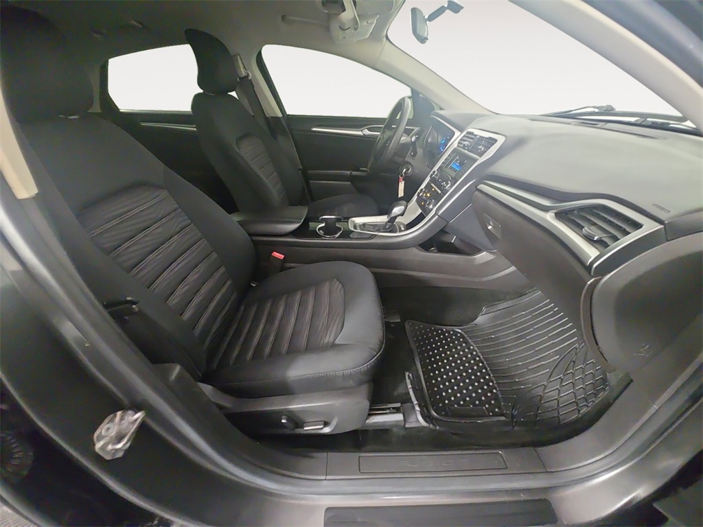 2016 Ford Fusion SE photo 15