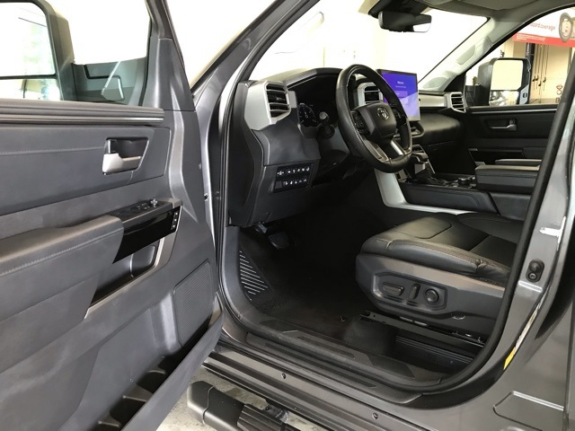2024 Toyota Tundra Limited photo 10