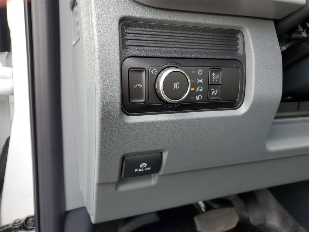 2025 Ford F-350 XL photo 8