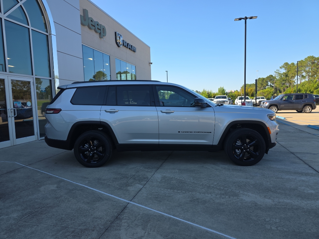 2025 Jeep Grand Cherokee Altitude X photo 9