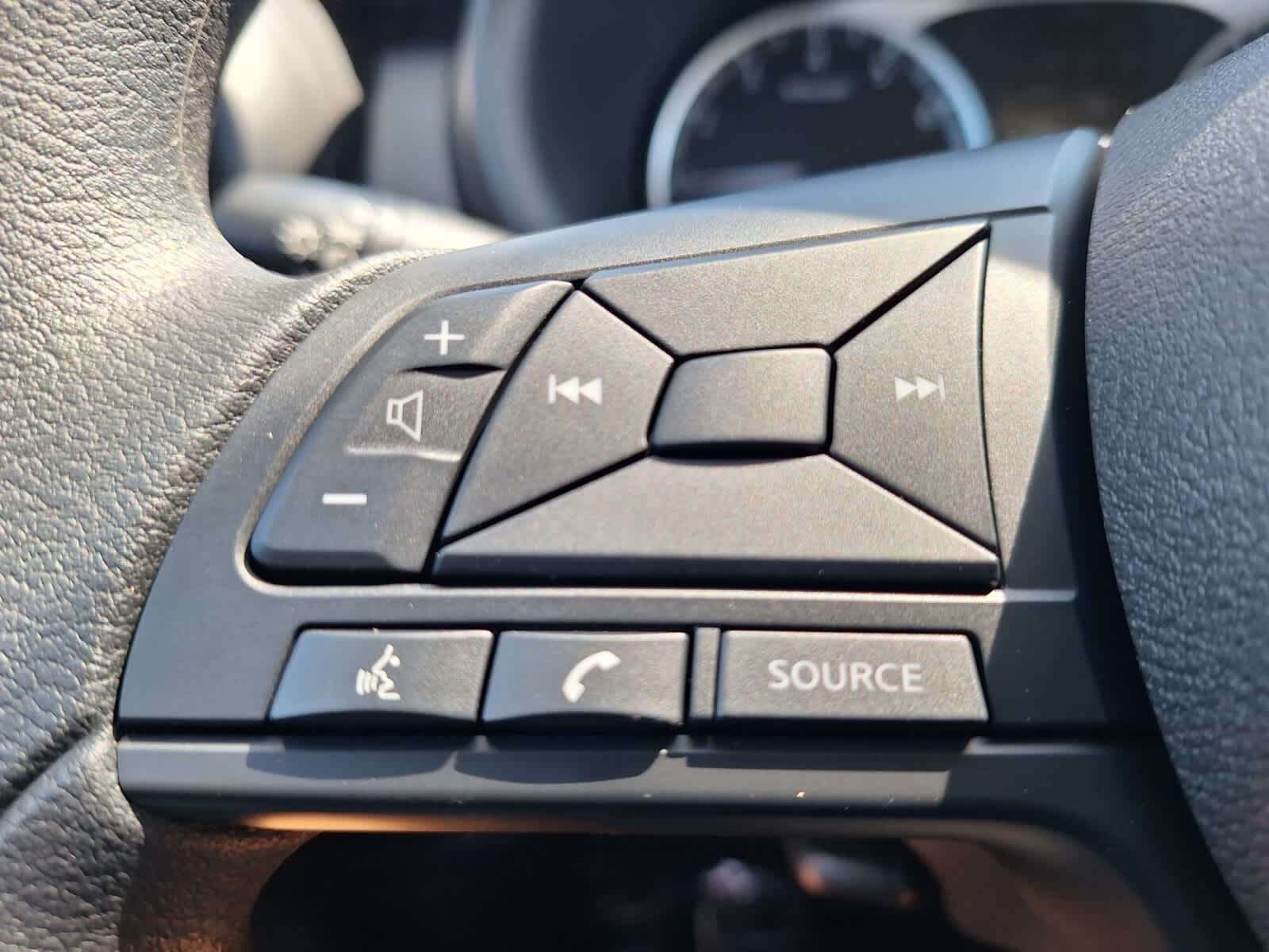 2025 Nissan Kicks Play S photo 13