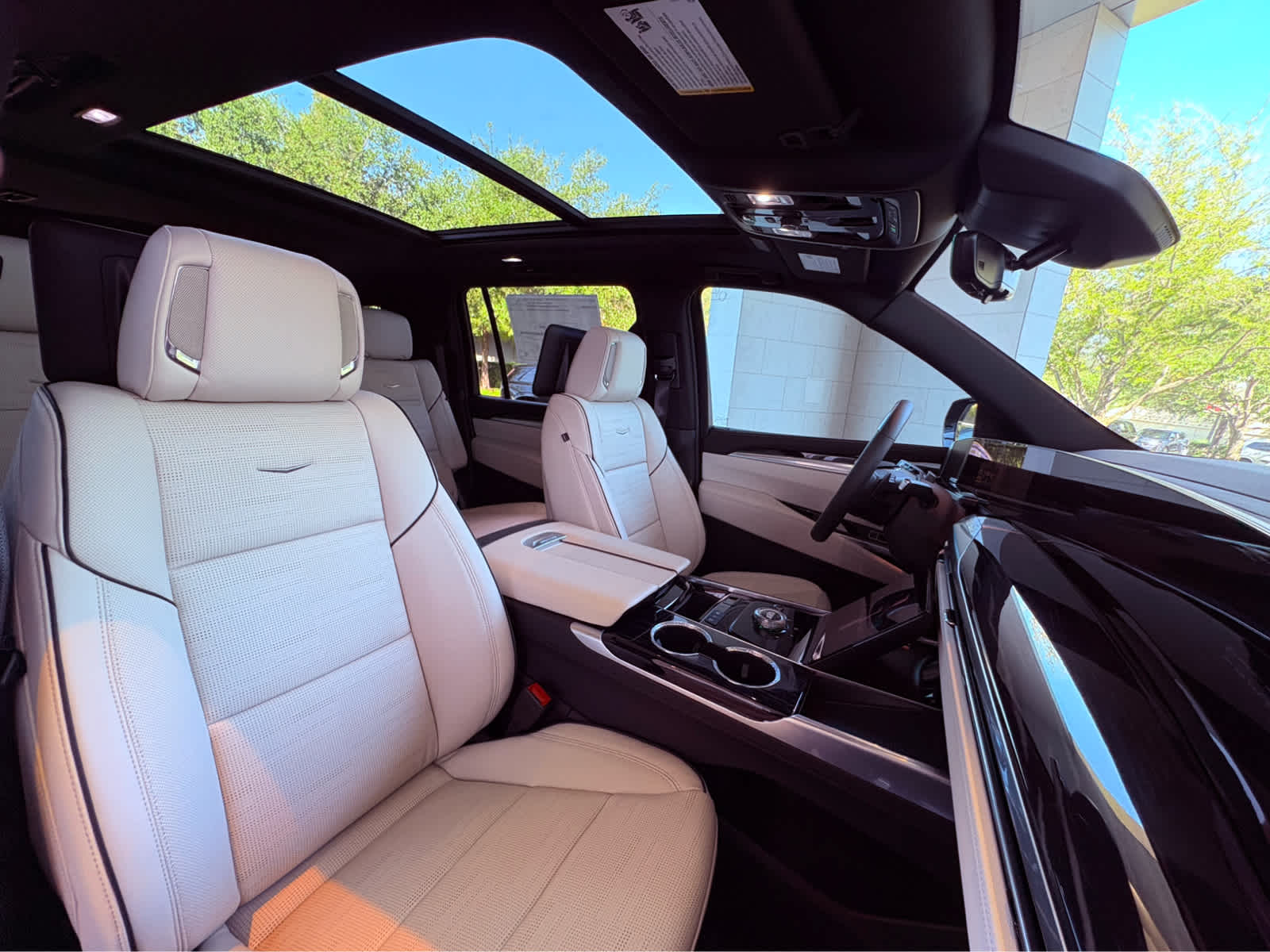 2025 Cadillac Escalade ESV Sport photo 18