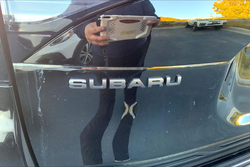 2025 Subaru Forester Premium photo 4