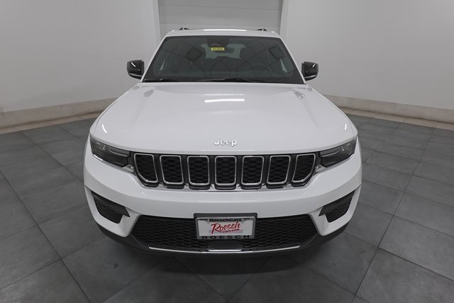2025 Jeep Grand Cherokee Laredo photo 2