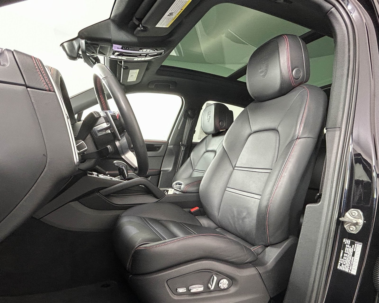 2020 Porsche Cayenne S photo 4