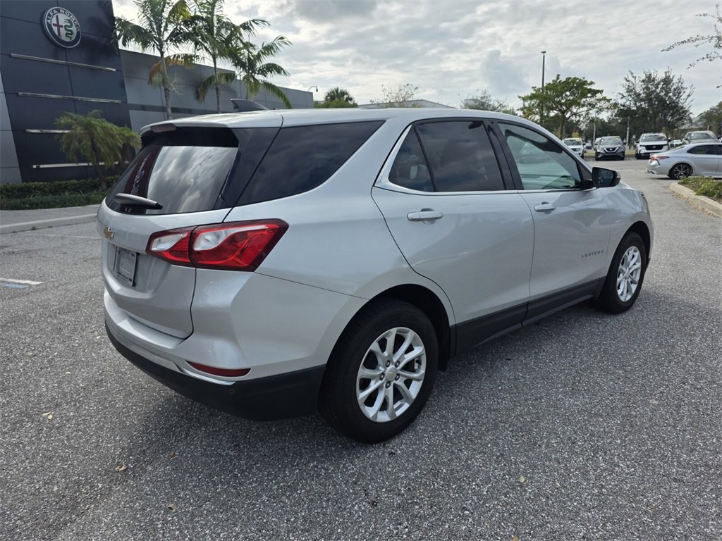 2018 Chevrolet Equinox LT photo 2