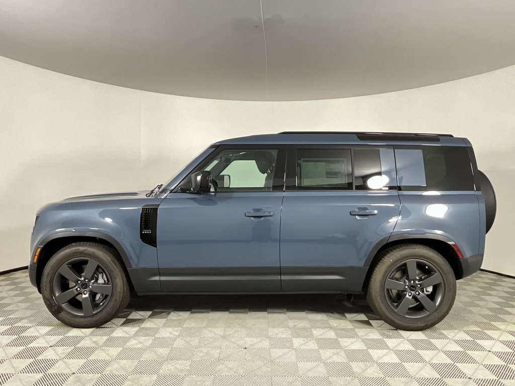 2026 Land Rover Defender 110 S photo 4