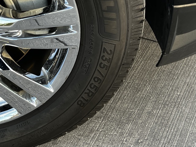 2015 Cadillac SRX Luxury photo 2