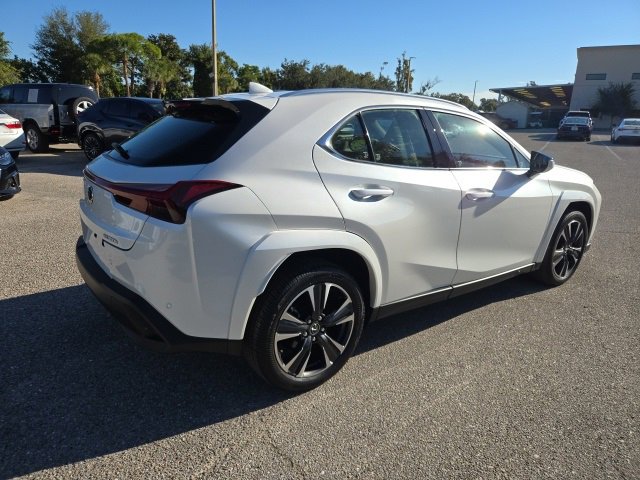 2025 Lexus UX Premium photo 4