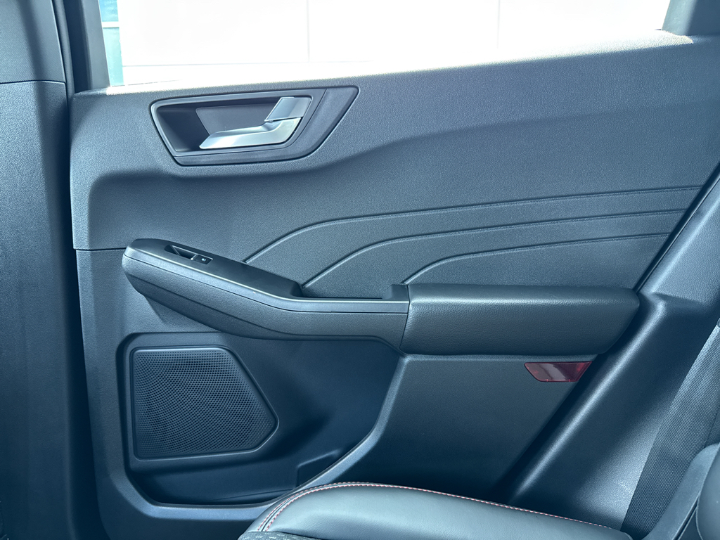 2025 Ford Escape ST-Line photo 38