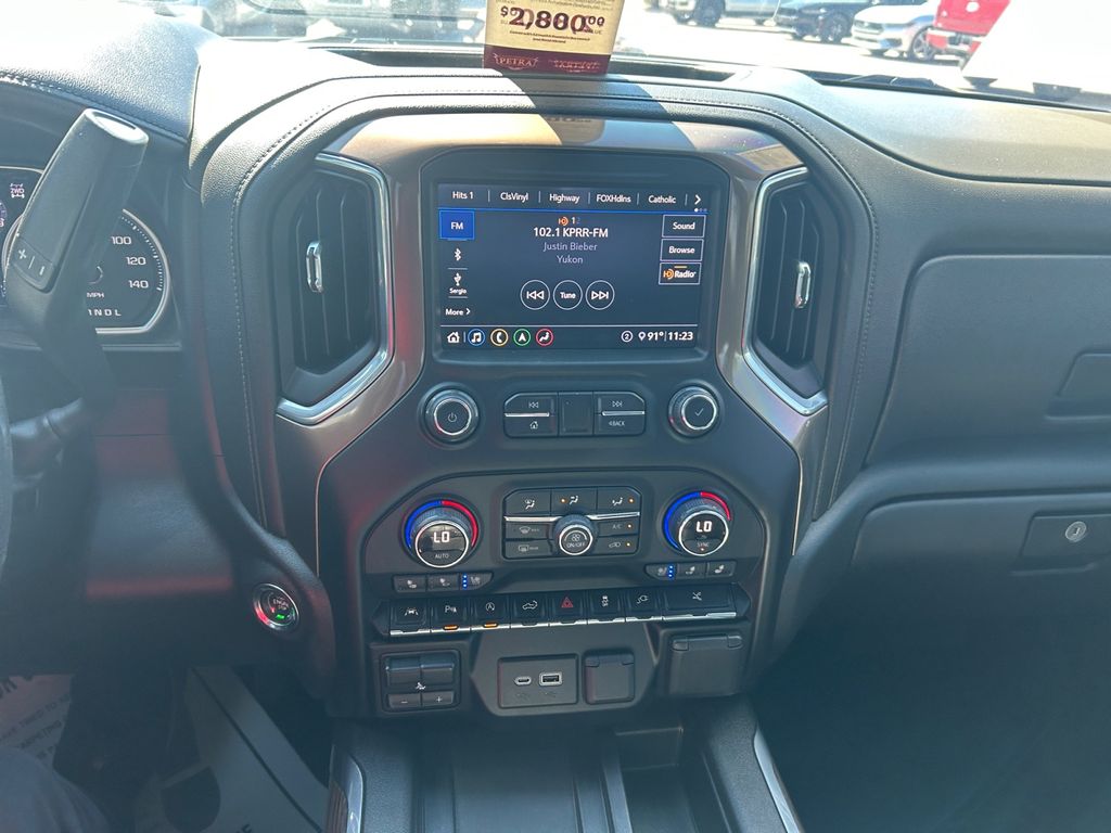 2020 Chevrolet Silverado 1500 High Country photo 11
