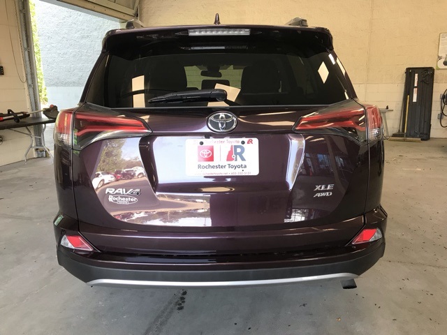 2018 Toyota RAV4 XLE photo 4