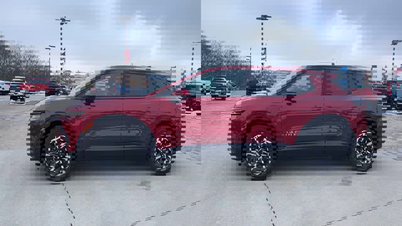 2026 Chevrolet Equinox EV 1LT photo 3