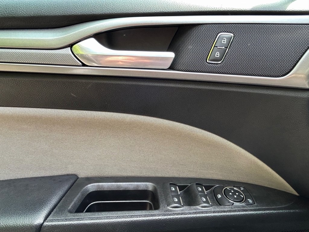 2019 Ford Fusion S photo 14