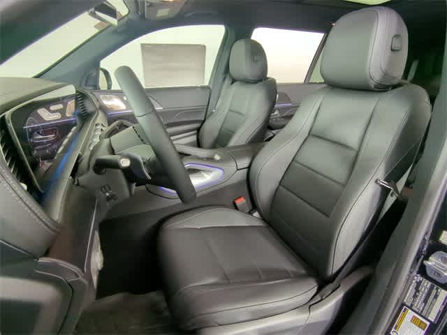 2025 Mercedes Benz GLS 450 photo 16