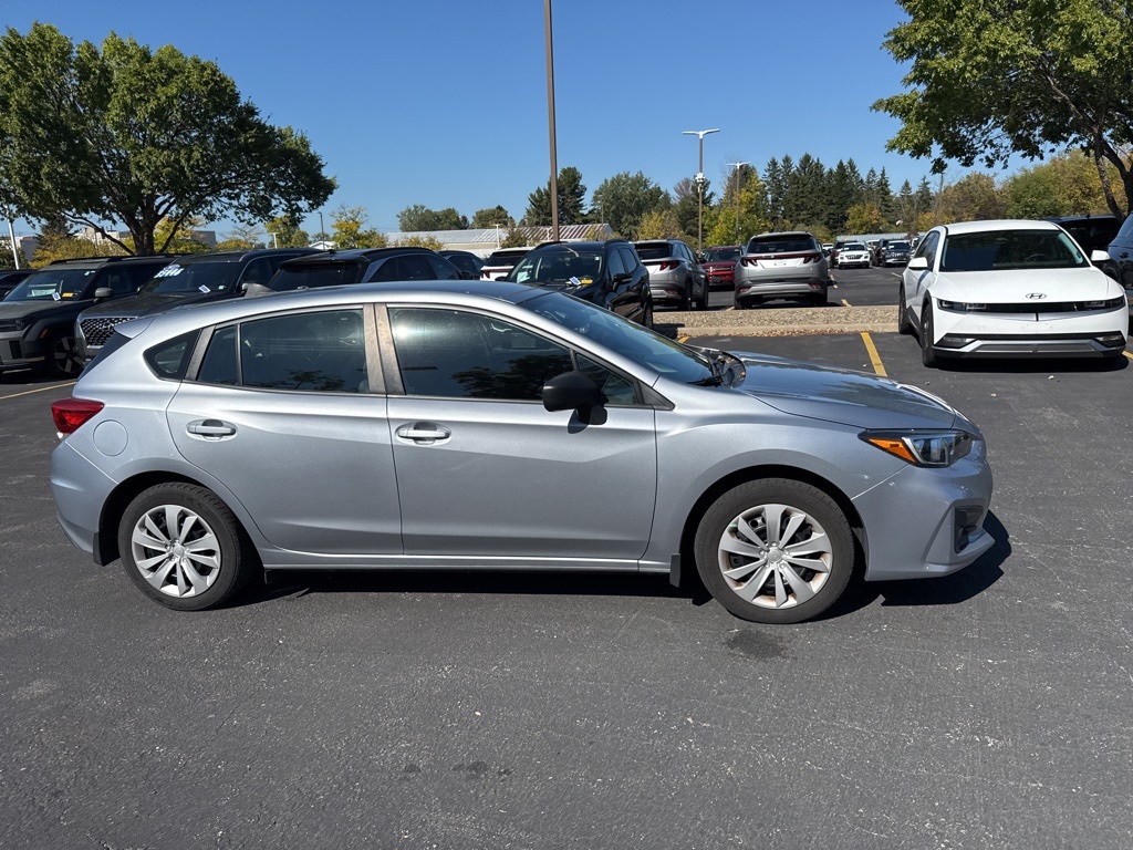 2019 Subaru Impreza 2.0i photo 2
