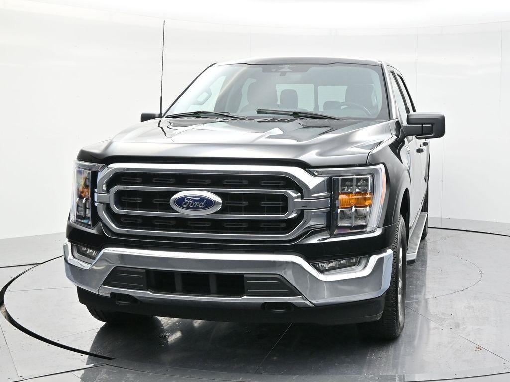 2023 Ford F-150 XLT photo 2